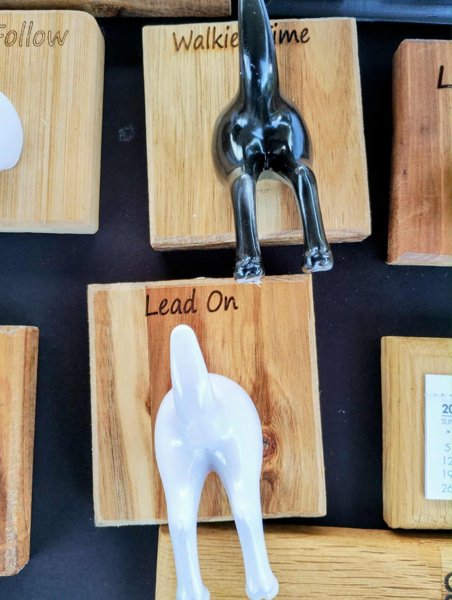 Single Dog Tail Holder